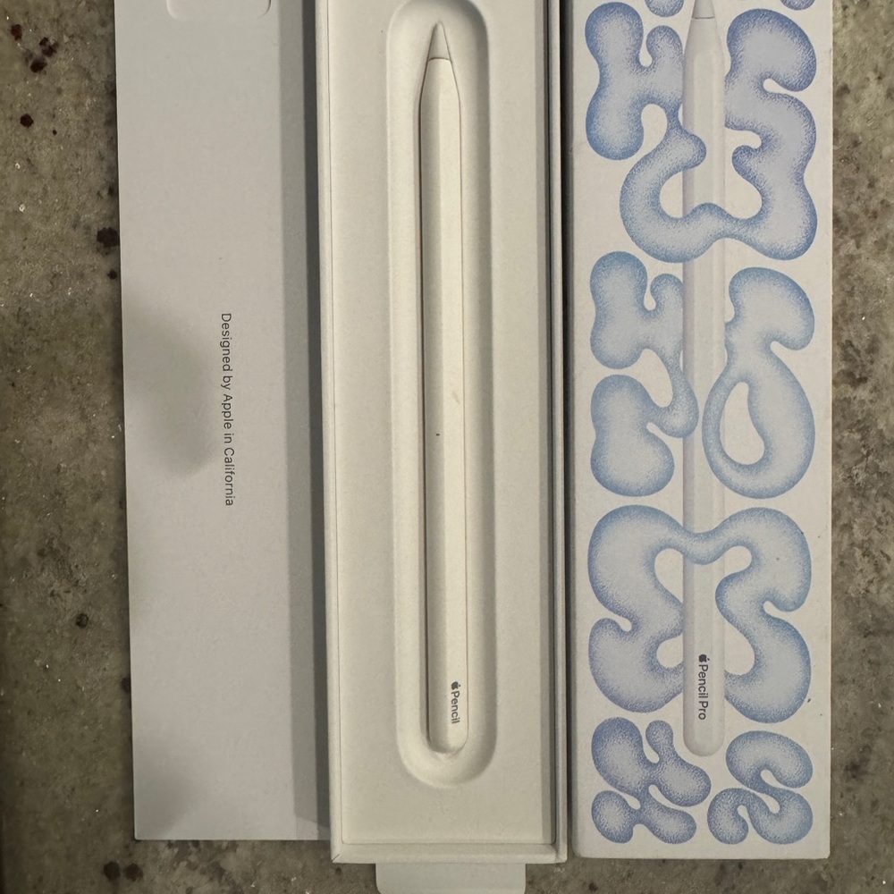 Apple Pencil Pro in White